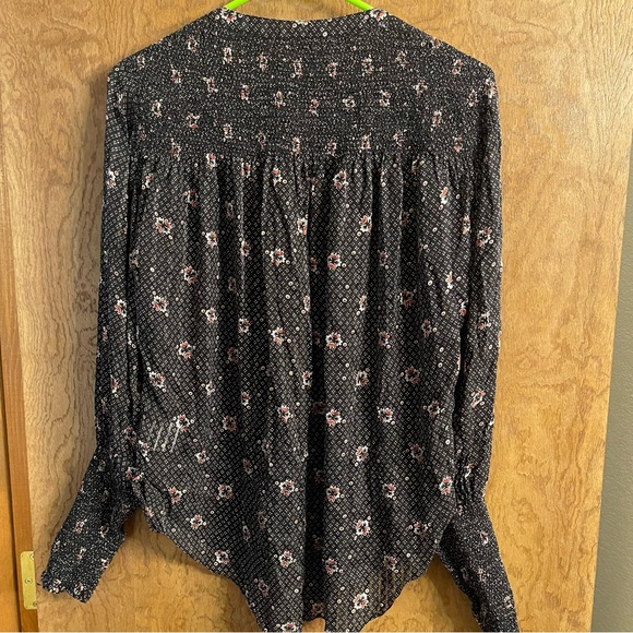 Veronica Beard 100% Silk Sheer Smocked Blouse Puffy Sleeves Sz 10 - Picture 3 of 7